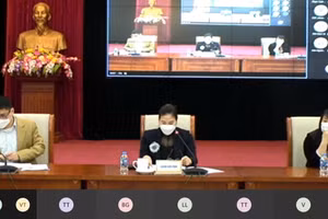 Đoàn chủ tọa điều hành hội nghị.