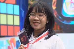 Trần Thương Huyền - học sinh Trường THPT chuyên Phan Bội Châu, Nghệ An