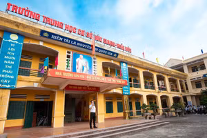 Trường THCS Đức Giang, nơi xảy ra sự việc