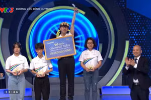 Nam sinh Hà Nội giành vòng nguyệt quế thi tuần Olympia.