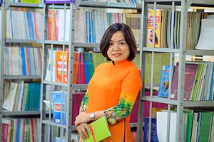 Cô Đinh Thị Lan Anh - nhân viên thư viện Trường THCS Lê Quý Đôn (quận Cầu Giấy, Hà Nội) 