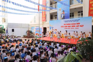 Trường tiểu học Thăng Long (quận Hoàn Kiếm) đón học sinh lớp 1 sáng 22/8
