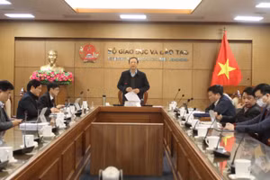 Thứ trưởng Phạm Ngọc Thưởng phát biểu tại buổi làm việc.