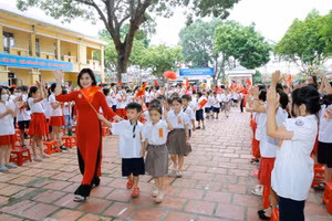 Học sinh Trường Tiểu học Trần Phú (quận Hoàng Mai, Hà Nội)