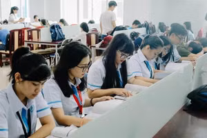 Sinh viên Trường ĐH Kinh tế - Luật (ĐH Quốc gia TP Hồ Chí Minh).