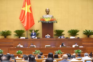 Phó Chủ tịch Thường trực Quốc hội Trần Thanh Mẫn điều hành Phiên họp.