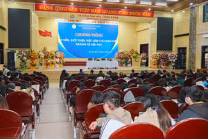 Toàn cảnh Chương trình tư vấn, giới thiệu việc làm cho sinh viên năm thứ 4, niên khóa 2019-2023.