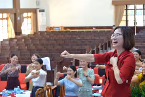 Một lớp tập huấn, bồi dưỡng giáo viên, cán bộ quản lý cốt cán mầm non dựa trên tiếp cận mới về chức năng và nhiệm vụ của đội ngũ cốt cán khu vực miền Trung.