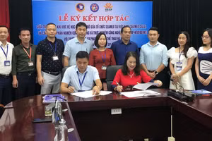 Lễ ký kết giữa Trường Đại học Sư phạm TDTT Hà Nội với Trung tâm khu vực về học tập suốt đời của tổ chức SEAMEO tại Việt Nam (SEAMEO CELL) và Công ty cổ phần Nghiên cứu, ứng dụng và thực nghiệm công nghệ REAP (REAP-HEVOBOOKS). 