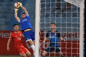 HLV Bình Định phàn nàn điều bất ngờ khi thua Viettel FC