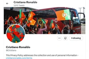 Ronaldo mất tick xanh tài khoản Twitter