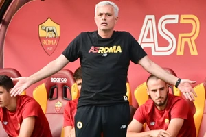 Bị sa thải bất ngờ, HLV Mourinho ‘tuyệt giao’ với AS Roma 