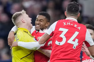 Kết quả vòng 26 Ngoại hạng Anh: Arsenal và Man City kịch tính cuộc đua đầu bảng