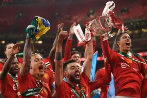 Man Utd ‘bơm doping’ cho cú ăn bốn 