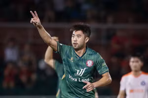 Thi đấu rất hay, vì sao Lee Nguyễn chia tay câu lạc bộ TPHCM?