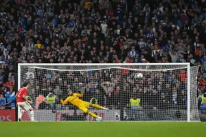 Man United nhọc nhằn vào chung kết FA Cup trên chấm 11m