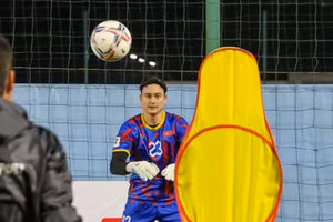 Thầy trò HLV Troussier ‘khổ luyện’ trước trận đấu Iraq 