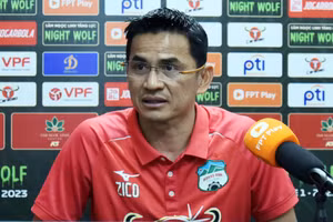 Kiatisuk sẽ 'chấn chỉnh' thủ môn không làm hài lòng khán giả