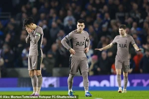 Thua sốc Brighton, Tottenham rơi khỏi top 4 Ngoại hạng Anh 