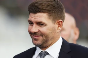 Steven Gerrard được mời gọi đến Ả Rập Xê-út