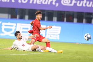 Đội tuyển Iran được 'tung hô lên 9 tầng mây' sau trận thắng Olympic Việt Nam