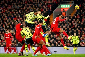 Video: ‘Đại chiến’ bất phân thắng bại Liverpool - Arsenal 