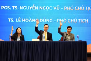 TS. Nguyên Lộc tái đắc cử Chủ tịch Hội Nghiên cứu và Giảng dạy tiếng Anh