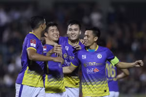 Hà Nội FC chiếm ngôi đầu, tân binh Khánh Hòa mãn nguyện sau vòng 3 V.League