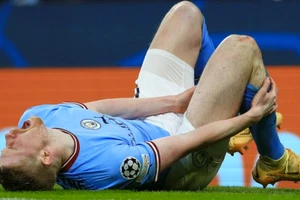 Cổ động viên Man City đòi… tạm dừng Champions League vì Bruyne