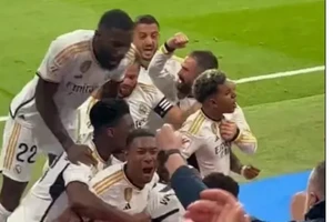 Video màn ăn mừng ‘điên rồ’ của cầu thủ Real Madrid