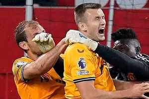 ‘Cứu’ Man Utd, 3 trọng tài Ngoại hạng Anh bị treo còi