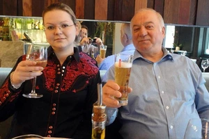 Cựu điệp viên Sergei Skripal và con gái Yulia Skripal