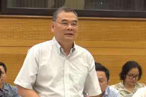 Trung tướng Tô Ân Xô phát biểu tại Họp báo Chính phủ thường kỳ chiều 4/5. 