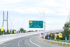 Đảm bảo an toàn khai thác tạm tuyến chính cao tốc Mỹ Thuận - Cần Thơ.