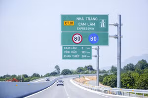 Cao tốc Nha Trang - Cam Lâm áp dụng thu phí không dừng từ 26/4.