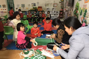 An toàn khi đến trường, cô trò Trường MN Hải Tân, huyện Hải Hậu, Nam Định