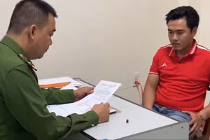 Công an làm việc với nghi can Thịnh.