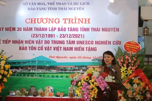 Bà Nguyễn Thị Mai, Giám đốc Sở Văn hóa, Thể thao và Du lịch Thái Nguyên phát biểu chúc mừng tại chương trình