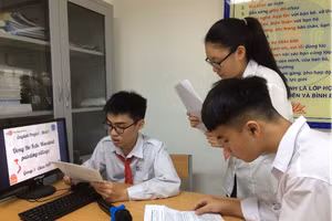 Lê Việt Anh và các bạn. (Ảnh: NVCC)