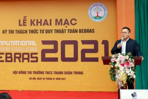 GS.TS Lê Anh Vinh phát biểu khai mạc kỳ thi tại Hội đồng thi trường THCS Thanh Xuân Trung (Hà Nội).