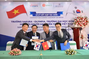 Trường Sakura - Olympia (Đà Nẵng) ký kết hợp tác với Trường ĐH Đông Á và Hiệp hội người Hàn miền Trung Việt Nam.
