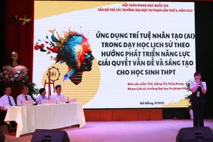 1 trong 3 bài báo được chọn trình bày tại phiên toàn thể nhận được nhiều ý kiến trao đổi về phương pháp dạy học mới ở môn Lịch sử. 