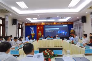 Hội thảo công bố “Báo cáo thường niên kinh tế Đà Nẵng năm 2022 và các kịch bản tăng trưởng cho giai đoạn tiếp theo”.