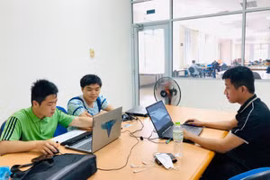 Mô hình sinh viên hỗ trợ học tập được Trường ĐH Bách khoa, ĐH Đà Nẵng triển khai với một số môn học có số sinh viên nợ môn nhiều. 