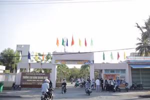 Trường Cao đẳng Quảng Nam.