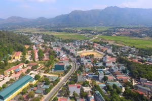 Bộ mặt nông thôn của huyện Mường Ảng đang thay đổi từng ngày. Ảnh: Duy Linh