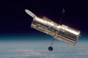 Kính viễn vọng không gian Hubble hoạt động trên quỹ đạo năm 1997. Ảnh: NASA