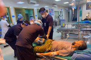 Các bác sĩ đã phục hồi toàn bộ giải phẫu cho cẳng chân bị đứt lìa. Ảnh: BVCC.