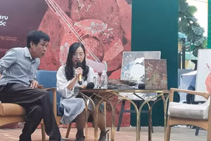 Nhà thơ Lê Minh Quốc và Niayu.