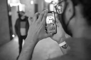 Bonos đang bước vào vũ trụ ảo Verse.